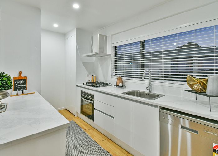  at 37A Mataroa Road, Mount Wellington, Auckland
