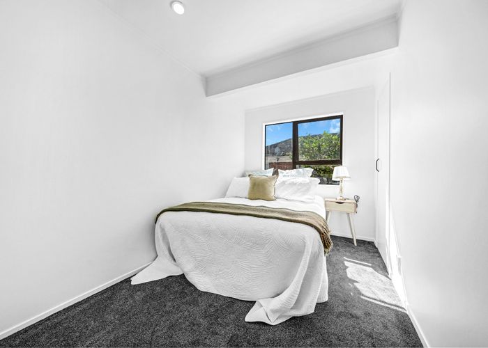  at 2/18 Elizabeth Avenue, Papatoetoe, Manukau City, Auckland