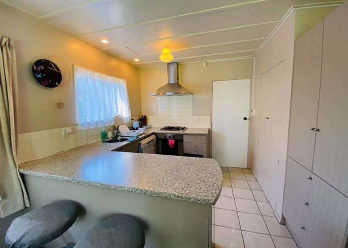  at 52I Pilkington Road, Panmure, Auckland