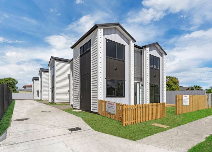  at 8A Gardiner Grove, Mangere East, Manukau City, Auckland