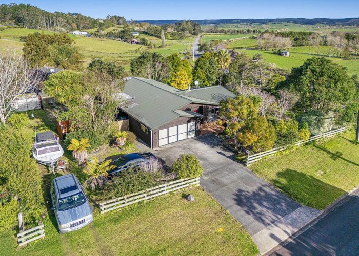  at 2 Hand Road, Helensville, Helensville