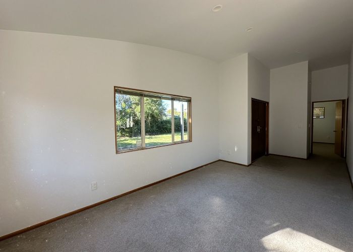  at 1070 Beach Road, Torbay, North Shore City, Auckland