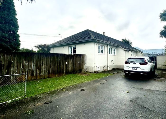  at 111 Cambridge Terrace, Fairfield, Lower Hutt