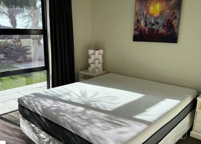  at 2B Beatrice Avenue (flat), Hillcrest, North Shore City, Auckland