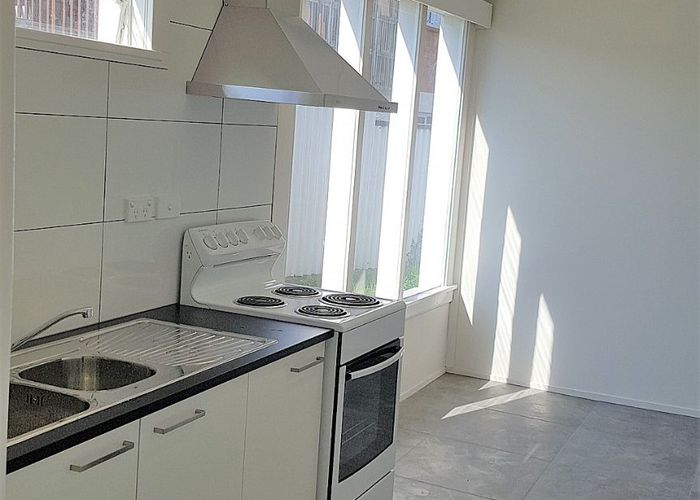  at 19B Domain Road, Glenfield, North Shore City, Auckland