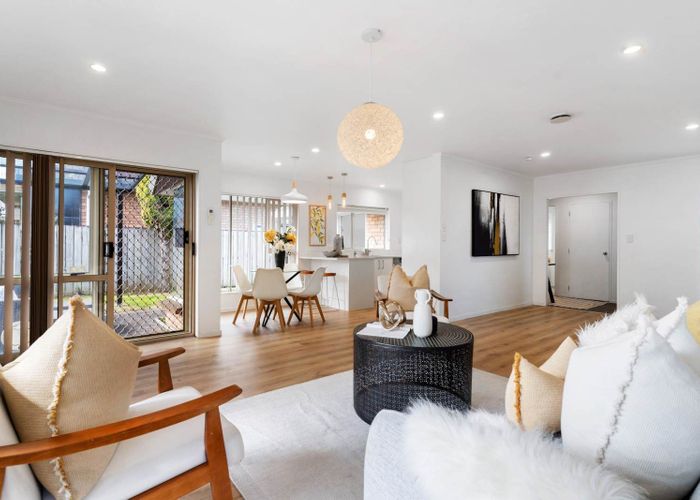  at 2/84 Wallace Road, Papatoetoe, Manukau City, Auckland