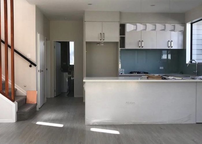  at 3A Sunward Rise, Glenfield, North Shore City, Auckland