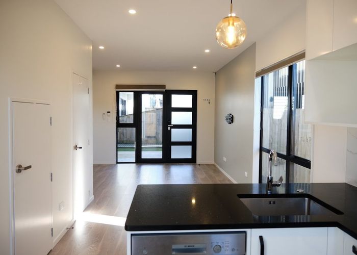  at 33/36 Westgate Drive, Westgate, Waitakere City, Auckland