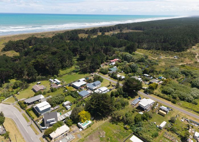  at 10 Hokio Road, Hokio Beach, Horowhenua, Manawatu / Whanganui