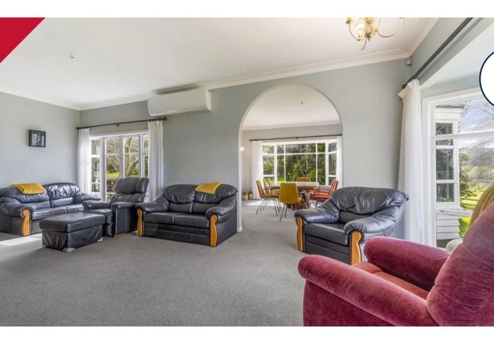  at 1/1327 Alfriston Road, Alfriston, Auckland