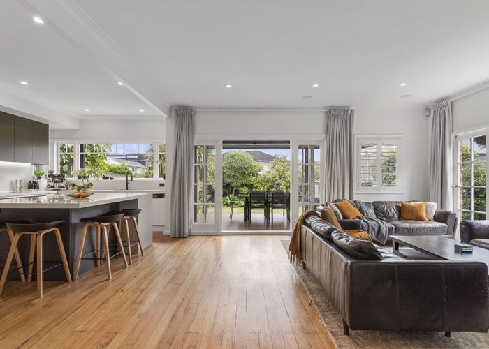  at 14 Saltburn Road, Milford, North Shore City, Auckland