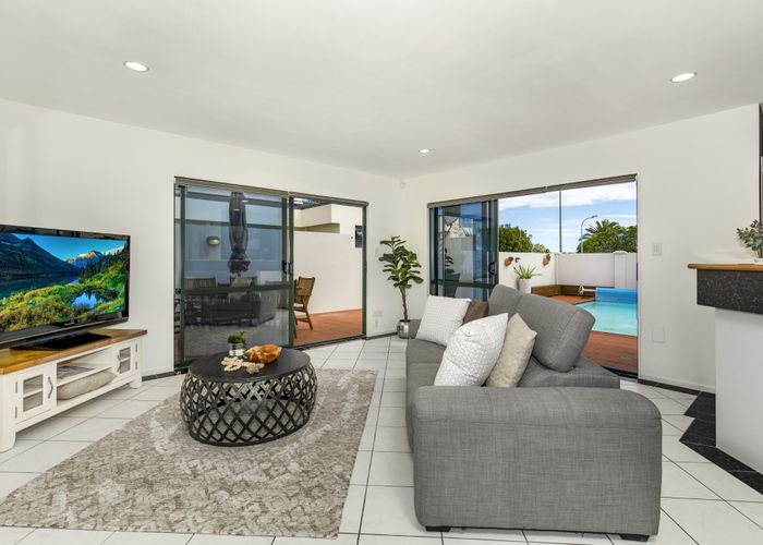  at 82 Glenross Drive, Wattle Downs, Auckland
