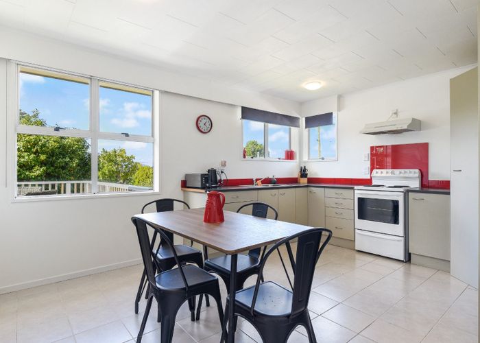  at 22 Bay Grove, Pukehangi, Rotorua