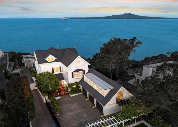  at 11 Kitchener Road, Takapuna, Auckland