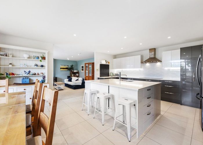  at 4 Boonwood Close, Westmorland, Christchurch