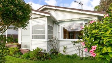  at 52 Darlington Road, Miramar, Wellington