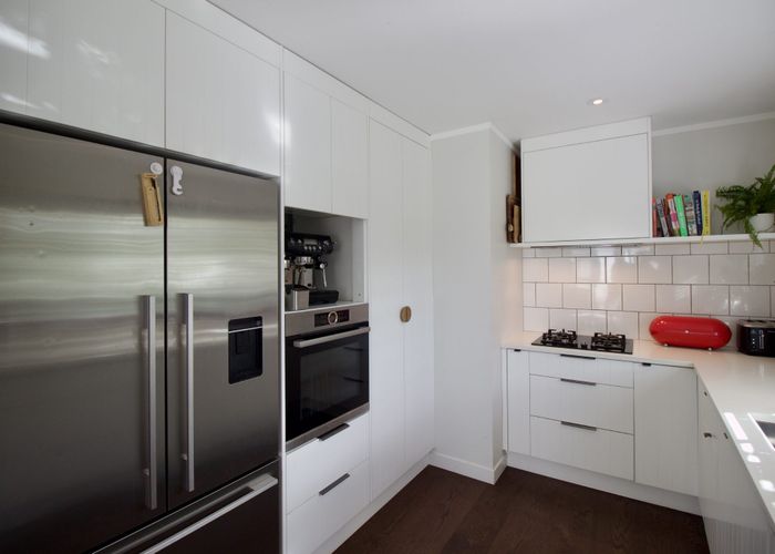  at 1/8 Commodore Parry Road, Castor Bay, North Shore City, Auckland