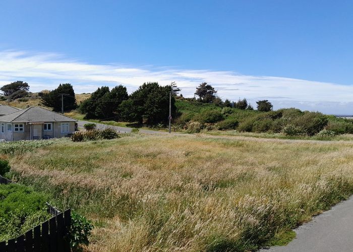  at 27 Flagstaff Road, Bluff
