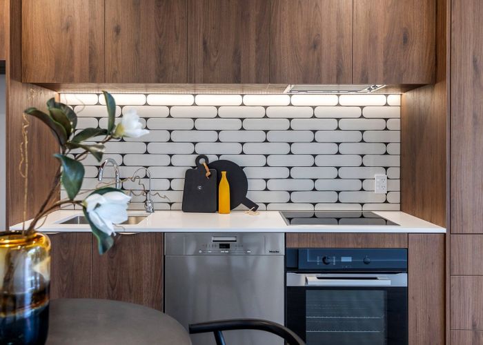  at 7/98 Walker Road, Point Chevalier, Auckland