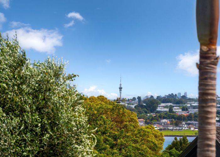  at 22 Andrea Place, Sunnyhills, Manukau City, Auckland