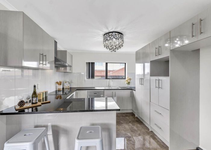  at 12 Ranfurly Road, Papatoetoe, Auckland