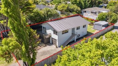  at 16 Onedin Place, Titirangi, Auckland