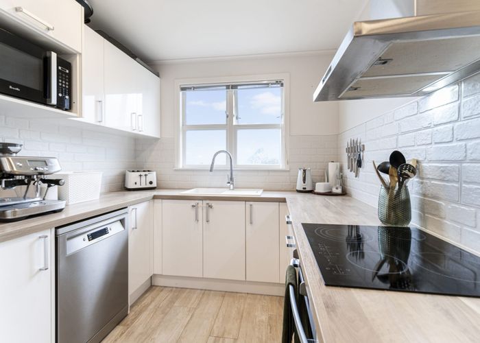  at 41A Sunnyside Road, Sunnyvale, Auckland