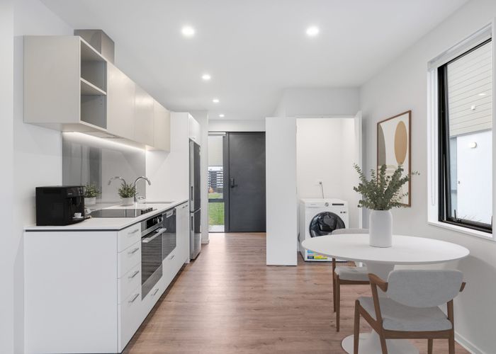  at 2/104 Ruskin Street, Addington, Christchurch City, Canterbury