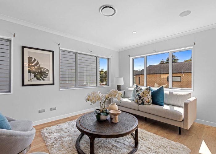  at 81 Lake Road, Northcote, North Shore City, Auckland