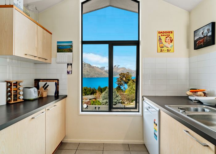  at 4/8 McKerrow Place, Sunshine Bay, Queenstown
