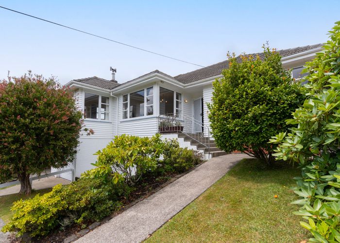  at 5 Larsen Crescent, Tawa, Wellington