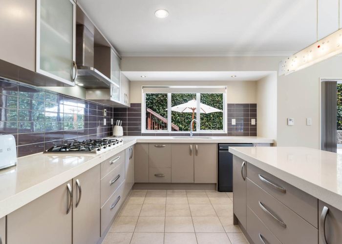  at 2 Leburn Crescent, Flat Bush, Manukau City, Auckland