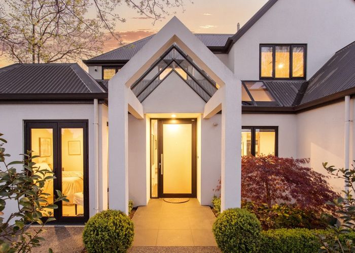  at 2/31A Garden Road, Merivale, Christchurch
