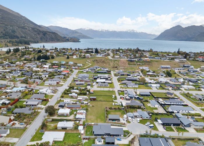  at 18 Pennycook Place, Lake Hawea, Wanaka, Otago