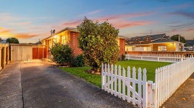  at 1/6 OXFORD CRES, CENTRAL, UPPER HUTT