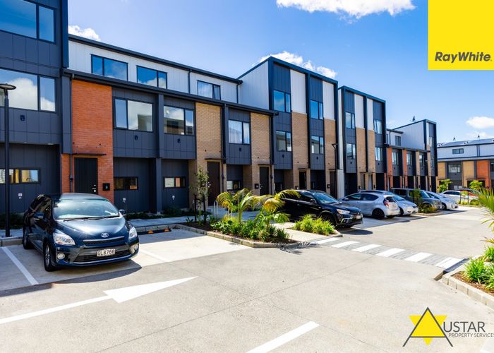  at 43 Parkwood Avenue, Westgate, Waitakere City, Auckland