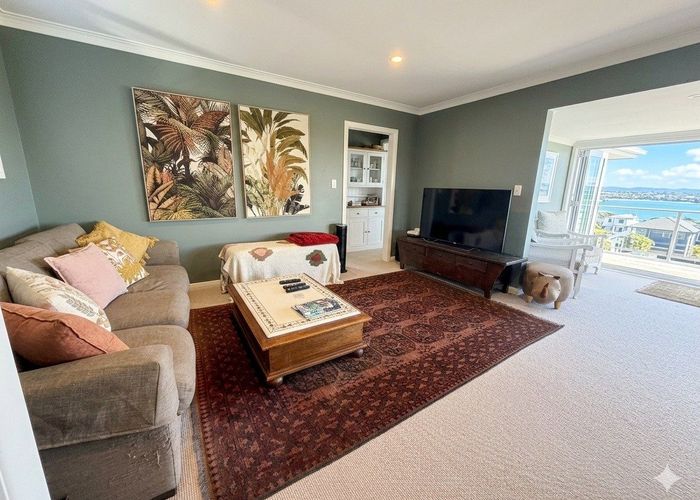  at 24 Surf Road, Stanmore Bay, Rodney, Auckland