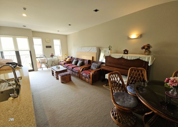  at B305/525 East Coast Road, Browns Bay, North Shore City, Auckland