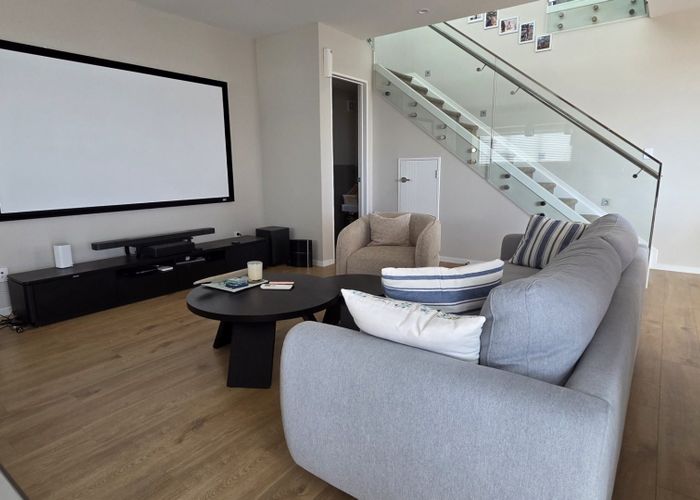  at 21 Meadowridge Drive, Flat Bush, Manukau City, Auckland