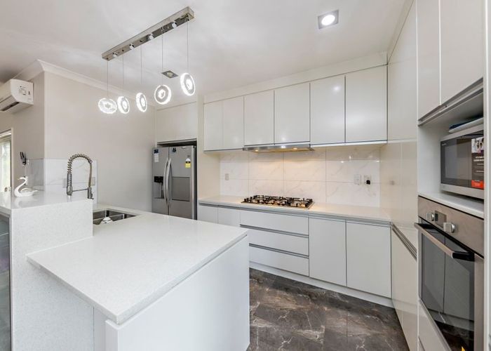  at 4 Cahir Place, Flat Bush, Manukau City, Auckland