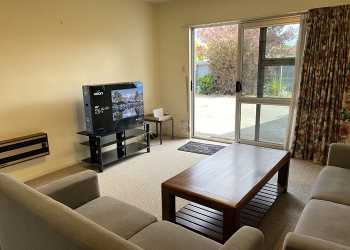  at 2/16 Leslie Street, Upper Riccarton, Christchurch City, Canterbury