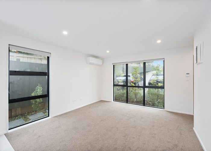  at 18/106 triangle road, Massey, Waitakere City, Auckland
