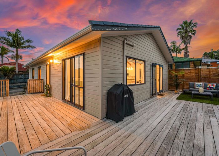  at 25 Broadfield Street, Massey, Auckland