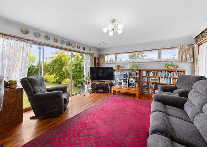  at 125 Edgewater Drive, Pakuranga, Manukau City, Auckland