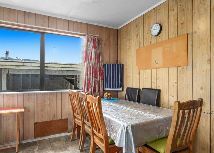  at 8A Hughes Place, Taneatua