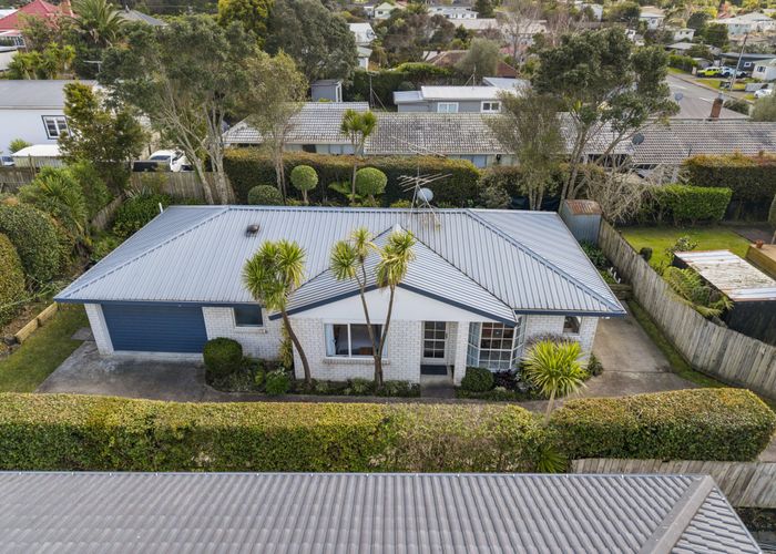  at 2/42 Rua Road, Glen Eden, Waitakere City, Auckland