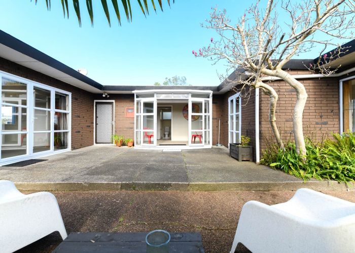  at 57 Forrest Hill Road, Forrest Hill, North Shore City, Auckland