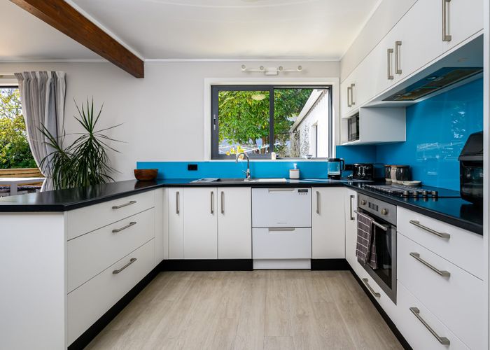  at 3 Lindaver Grove, Merrilands, New Plymouth, Taranaki