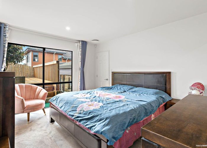  at 2/104 Mccullough Avenue, Three Kings, Auckland