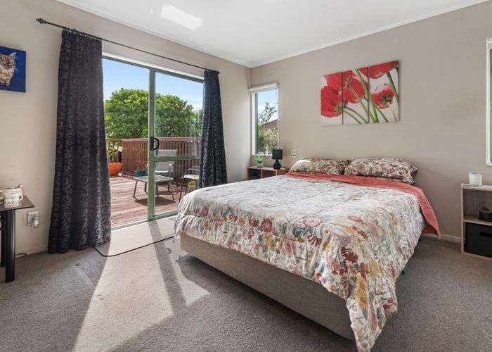  at 2/883 East Coast Road, Northcross, North Shore City, Auckland